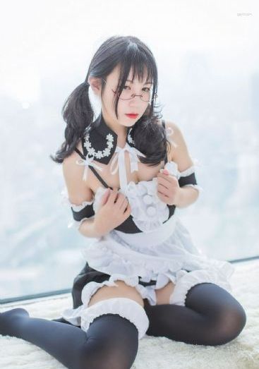 欧美成乌克兰毛片_720免费播放