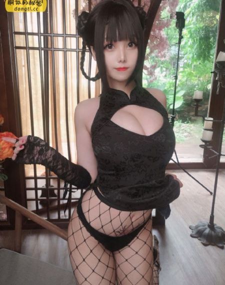 欧美美女夏天走光_720免费全集观看