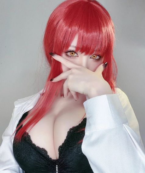 欧美黑色过膝长靴群交视频_高清完整版