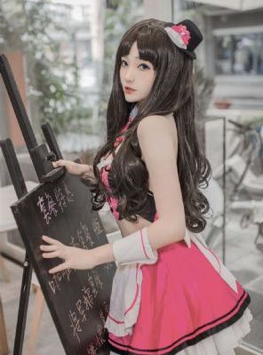 欧美三男操一女_1080免费播放